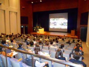 山梨県造園組合　緑の相談所　特別講演会　後藤みどり　バラ　韮崎文化ホール